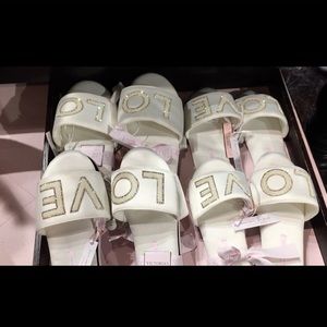 Victoria’s Secret Diamonds And Pearls LOVE Slippers - Medium 7-8